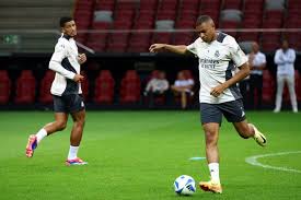 豫地出示紅 豫地出示紅